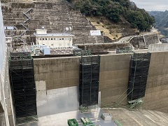 鹿児島県薩摩郡さつま町　枠足場工事①