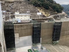 鹿児島県薩摩郡さつま町　枠足場工事①