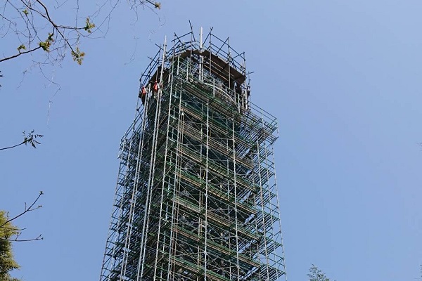 鹿児島県薩摩川内市鉄塔一側足場